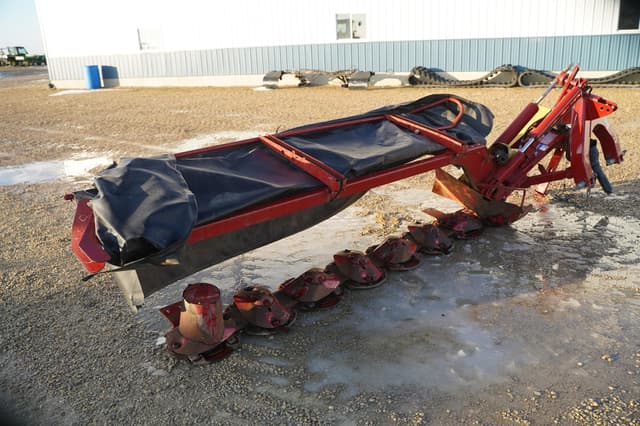 Image of New Holland H6750 equipment image 2