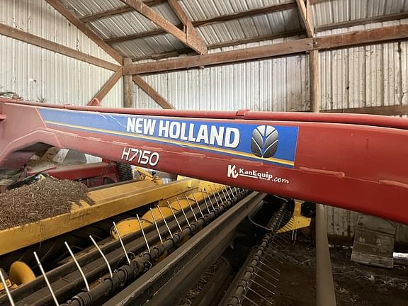 Image of New Holland H7150 Primary image