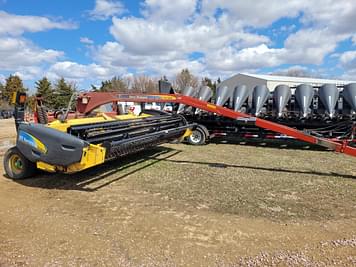 Main image New Holland H7150