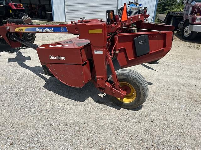 Image of New Holland H7230 equipment image 3