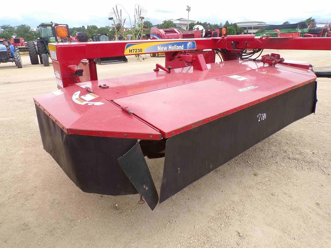 Image of New Holland H7230 Primary image