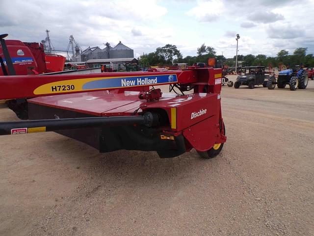 Image of New Holland H7230 equipment image 3
