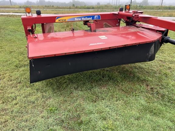 2013 New Holland H7230 Equipment Image0