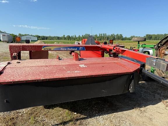 Image of New Holland H7230 equipment image 3