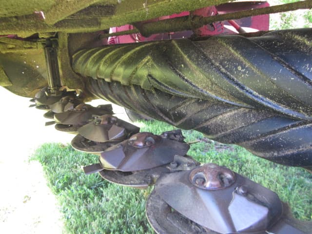Image of New Holland H7450 equipment image 2