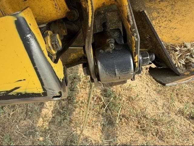 Image of New Holland H8040 equipment image 4