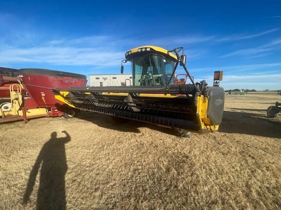 Image of New Holland H8040 equipment image 2