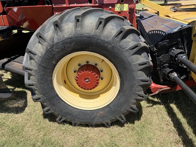 Image of New Holland H8080 equipment image 3
