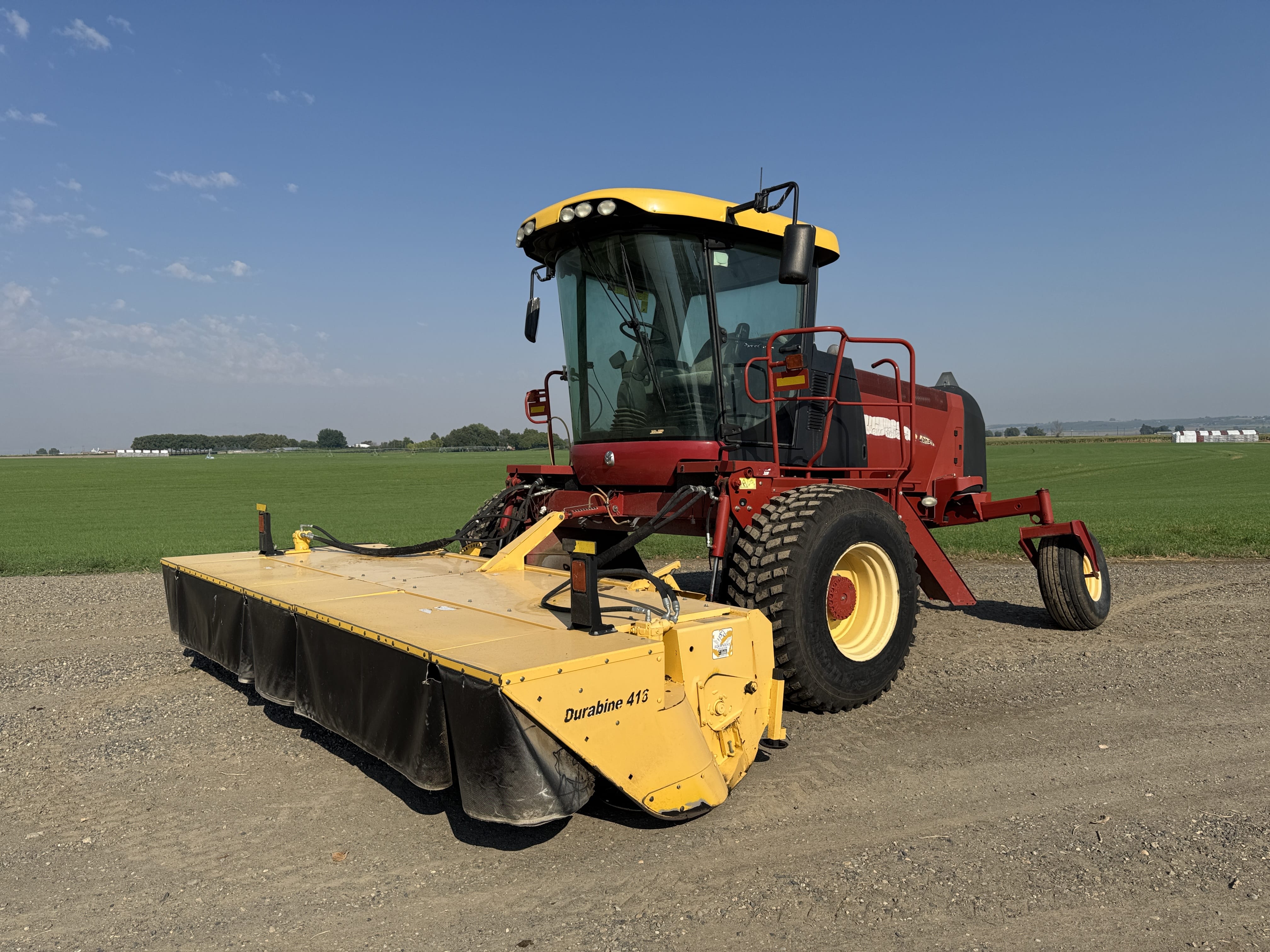 2013 New Holland H8080 Equipment Image0