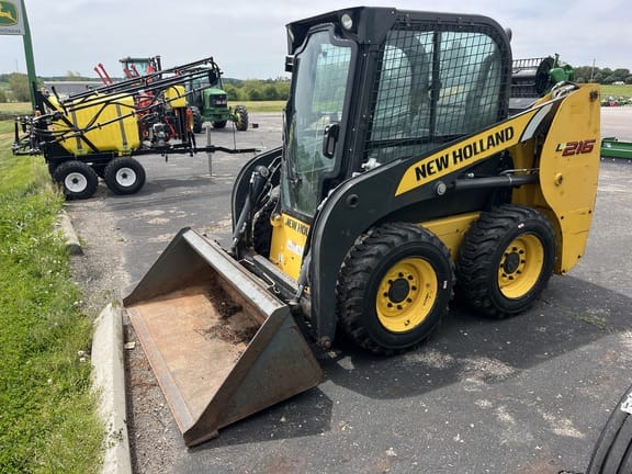2013 New Holland L216 Equipment Image0