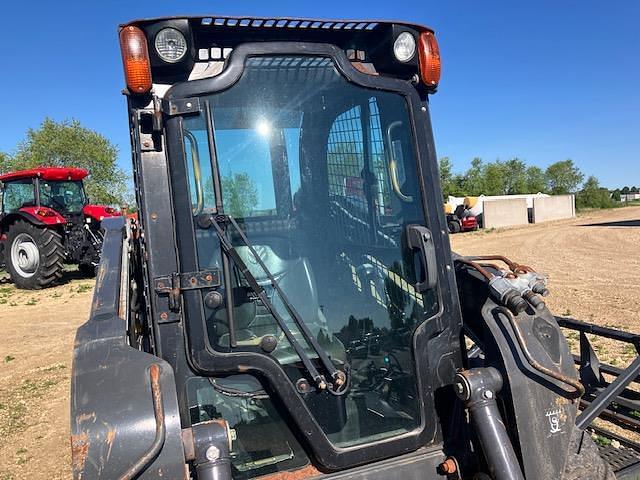 Image of New Holland L218 equipment image 1