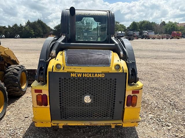 Image of New Holland L218 equipment image 3