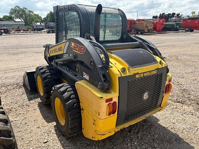 Image of New Holland L218 equipment image 4