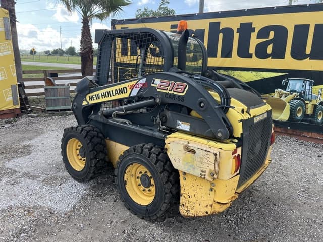 Image of New Holland L218 equipment image 1