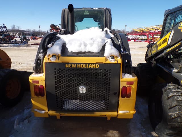 Image of New Holland L218 equipment image 4