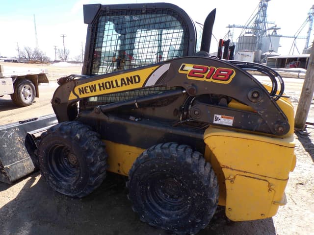 Image of New Holland L218 equipment image 4
