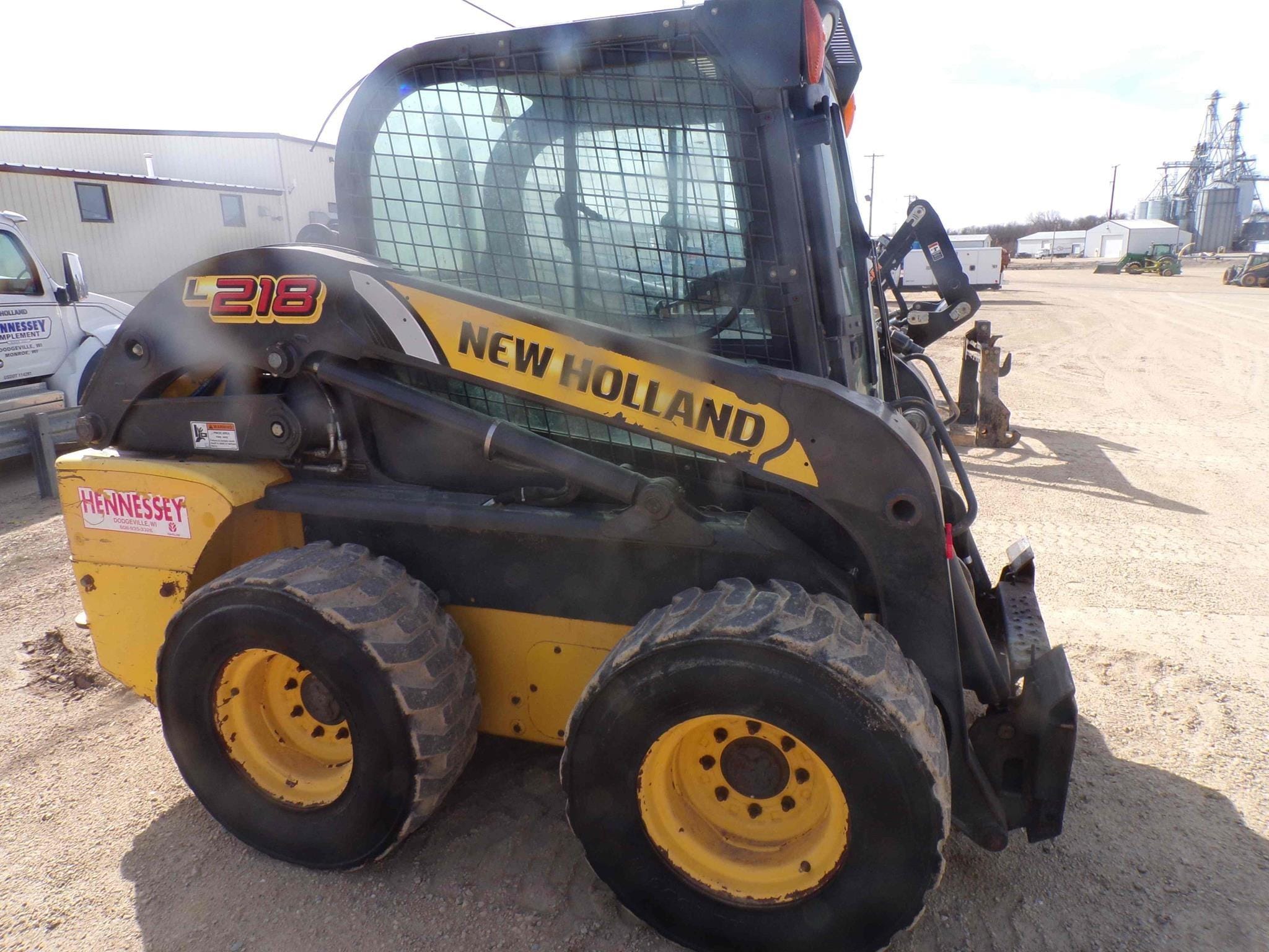 2013 New Holland L218 Equipment Image0