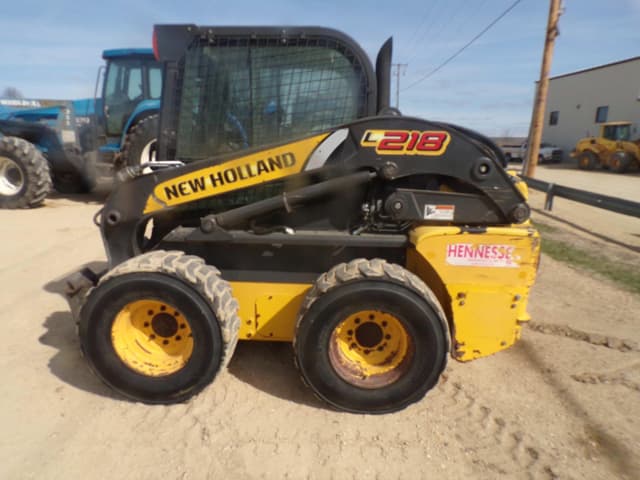 Image of New Holland L218 equipment image 4
