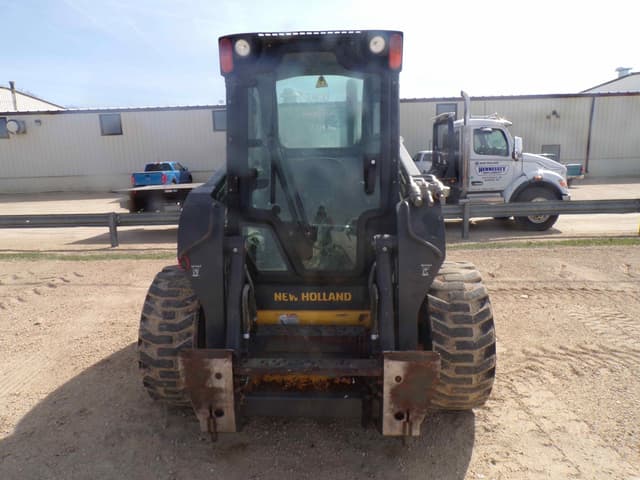 Image of New Holland L218 equipment image 2
