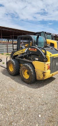 Image of New Holland L220 equipment image 3