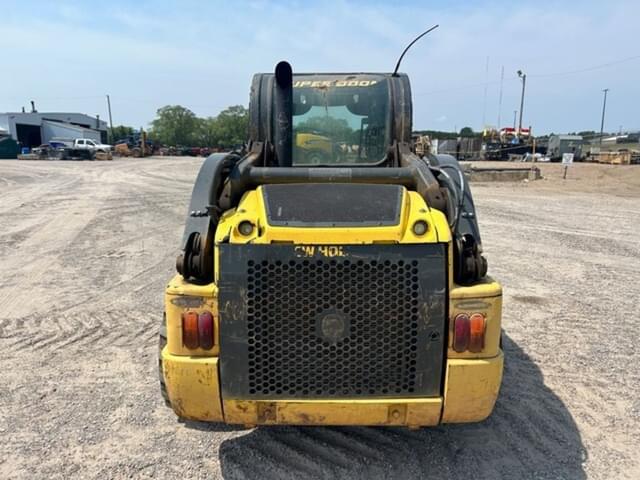 Image of New Holland L220 equipment image 4