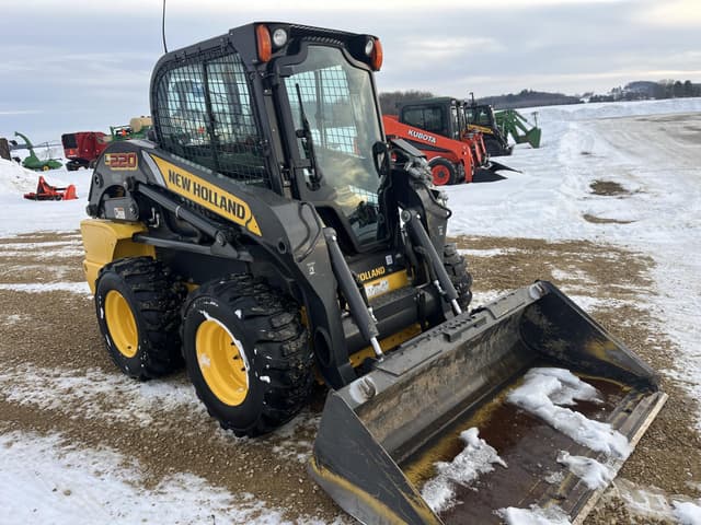 Image of New Holland L220 equipment image 2