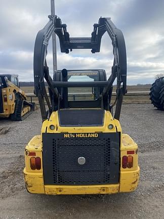 Image of New Holland L220 equipment image 1