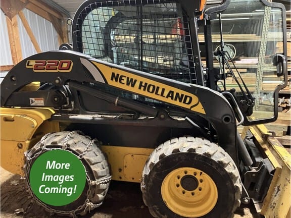 2013 New Holland L220 Equipment Image0