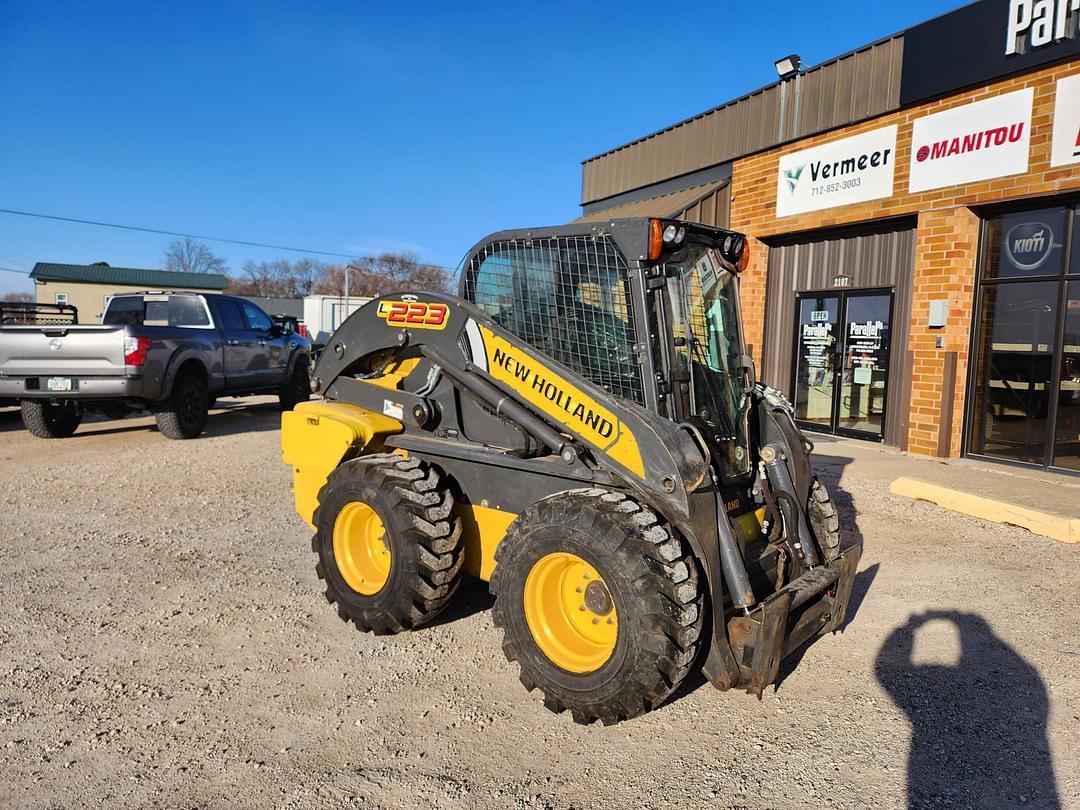 Image of New Holland L223 Primary image