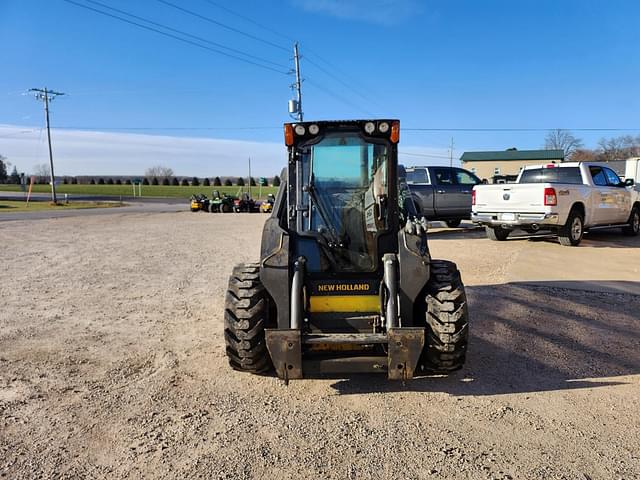 Image of New Holland L223 equipment image 1