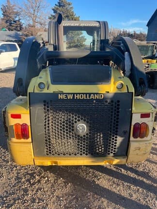 Image of New Holland L225 equipment image 3