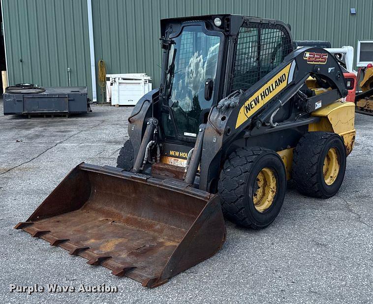 Image of New Holland L225 Primary image