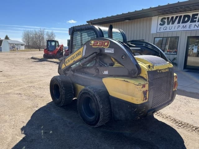 Image of New Holland L230 equipment image 2