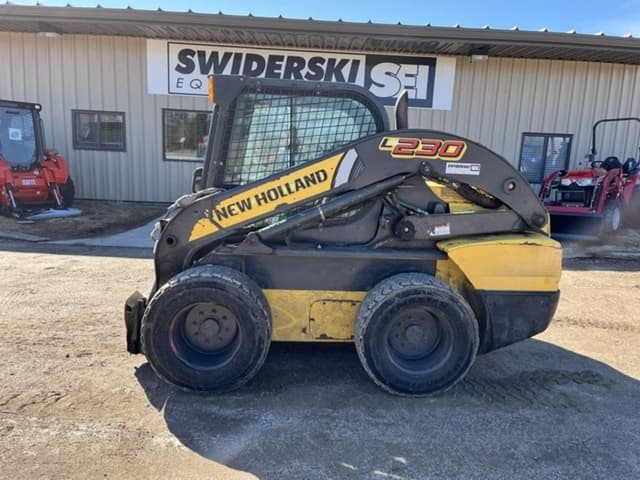Image of New Holland L230 equipment image 1