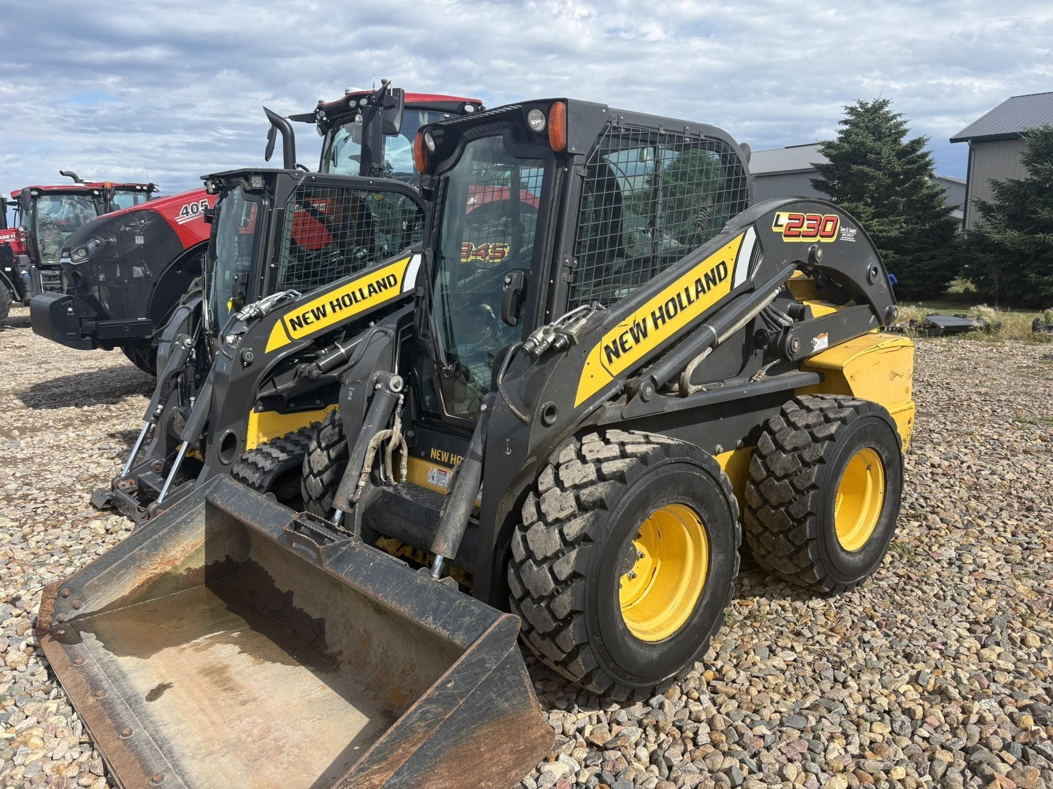 2013 New Holland L230 Equipment Image0