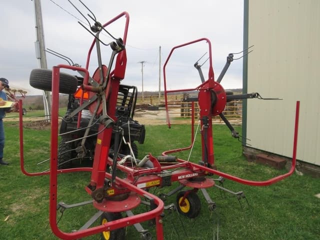 Image of New Holland ProTed 3417 equipment image 3