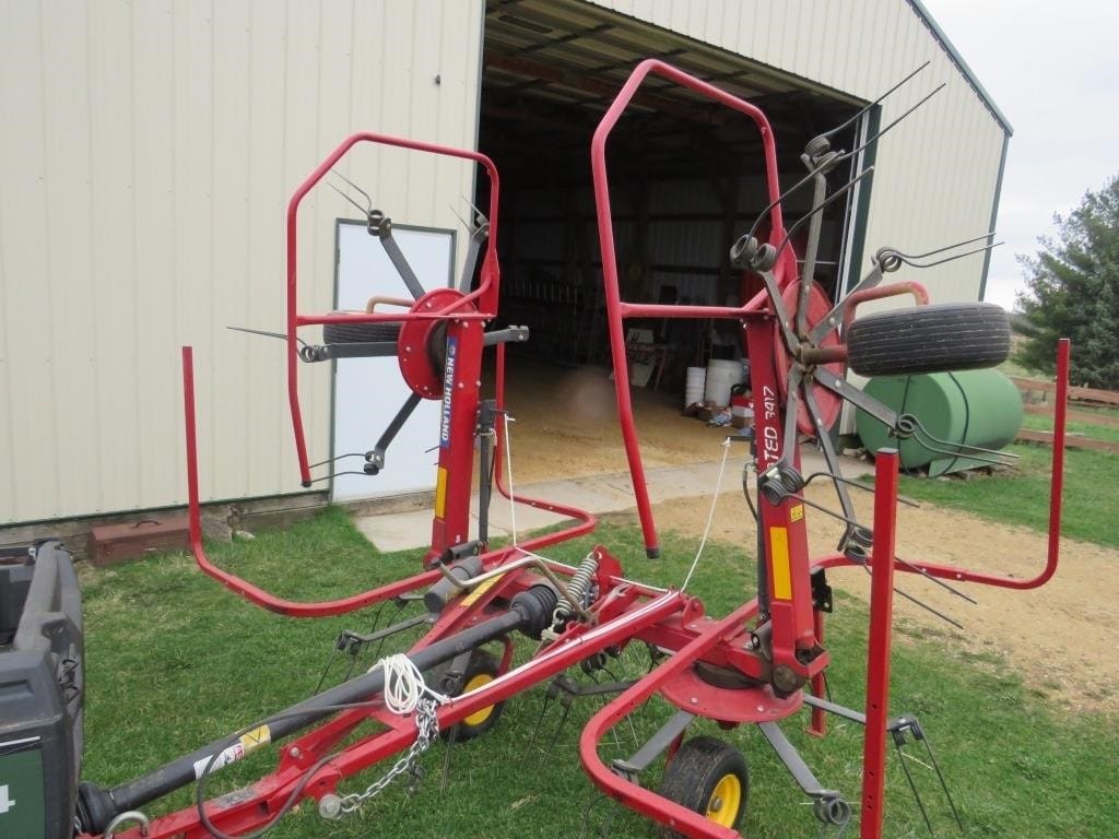 2013 New Holland ProTed 3417 Equipment Image0