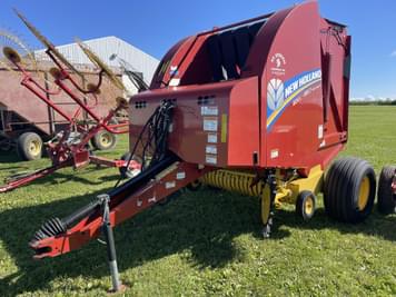Main image New Holland RB450