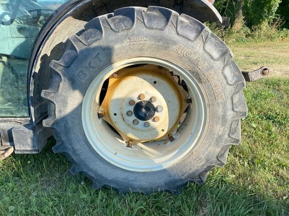 Image of New Holland T4040F equipment image 4