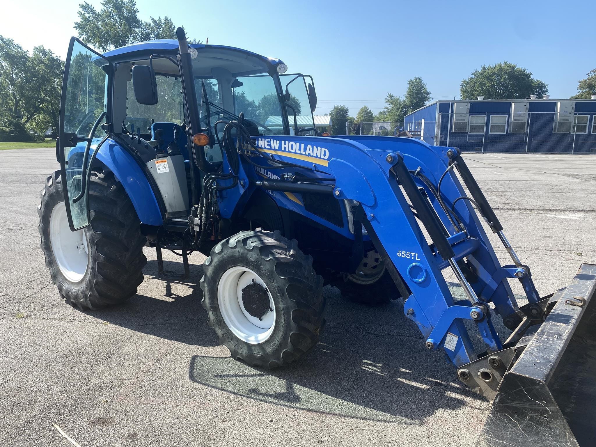 2013 New Holland T4.75 Equipment Image0