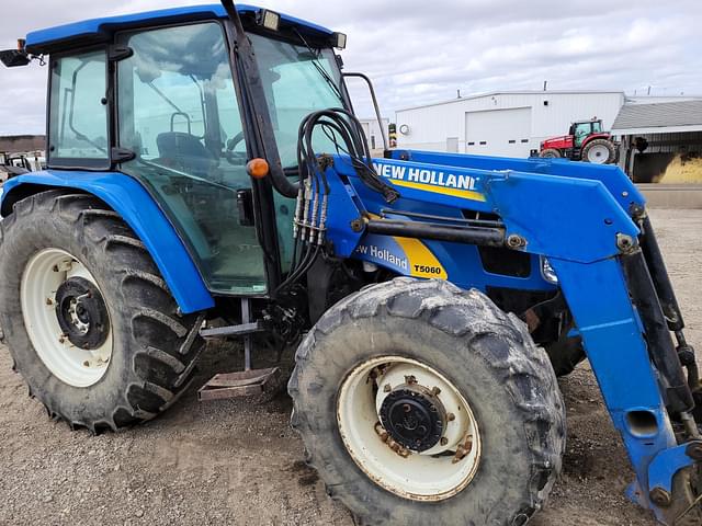 Image of New Holland T5060 equipment image 4