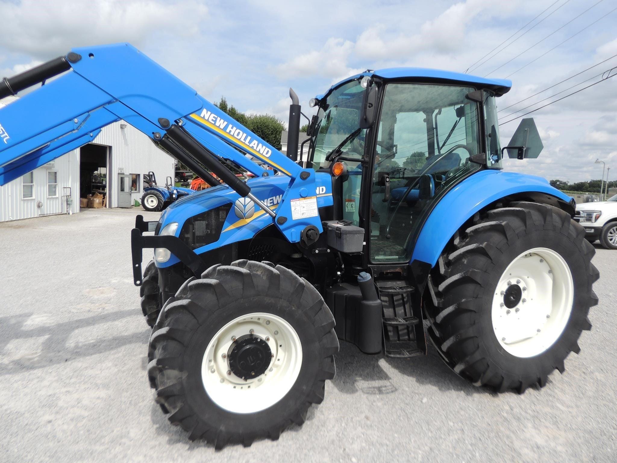 2013 New Holland T5.105 Equipment Image0