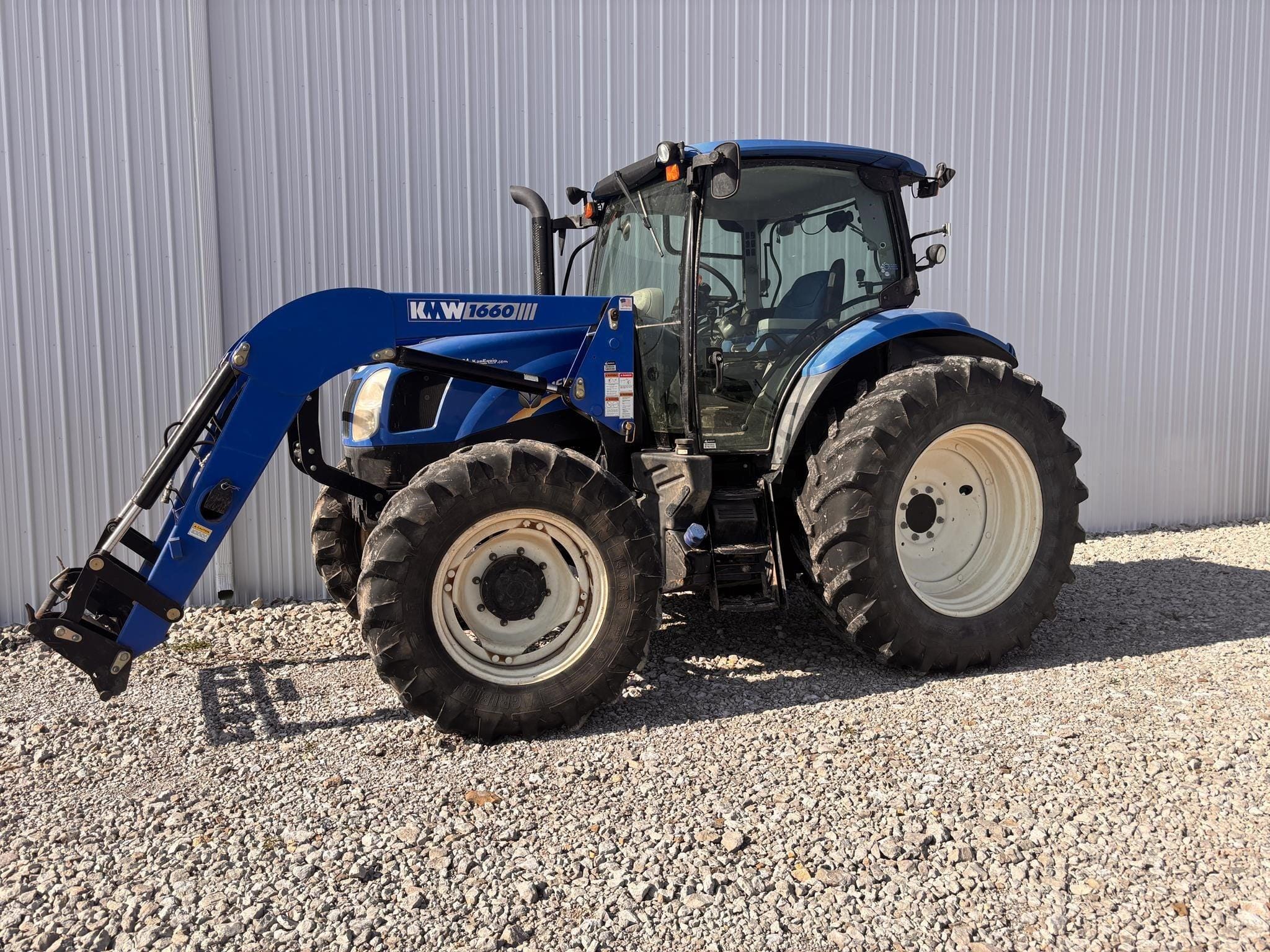 2013 New Holland T6.140 Equipment Image0