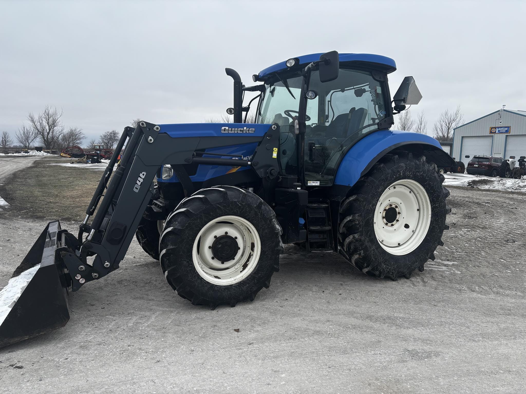 2013 New Holland T6.150 Equipment Image0