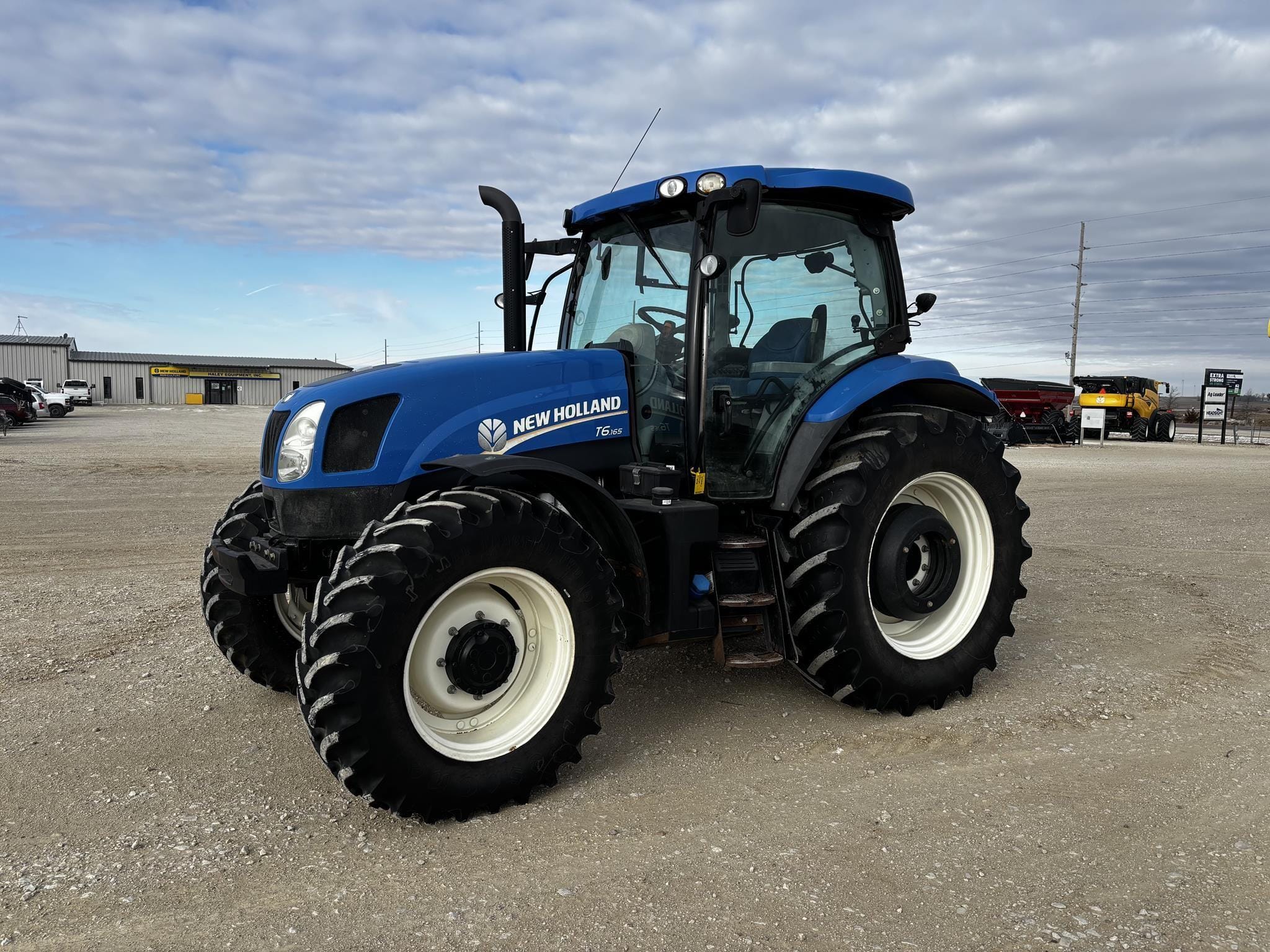 2013 New Holland T6.165 Equipment Image0