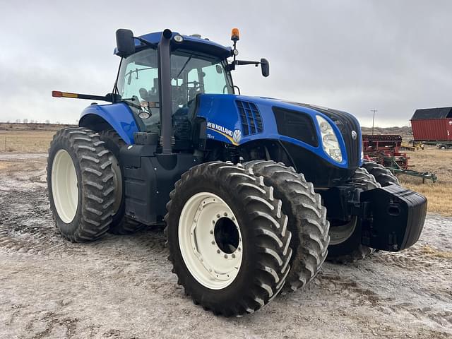 Image of New Holland T8.275 equipment image 2