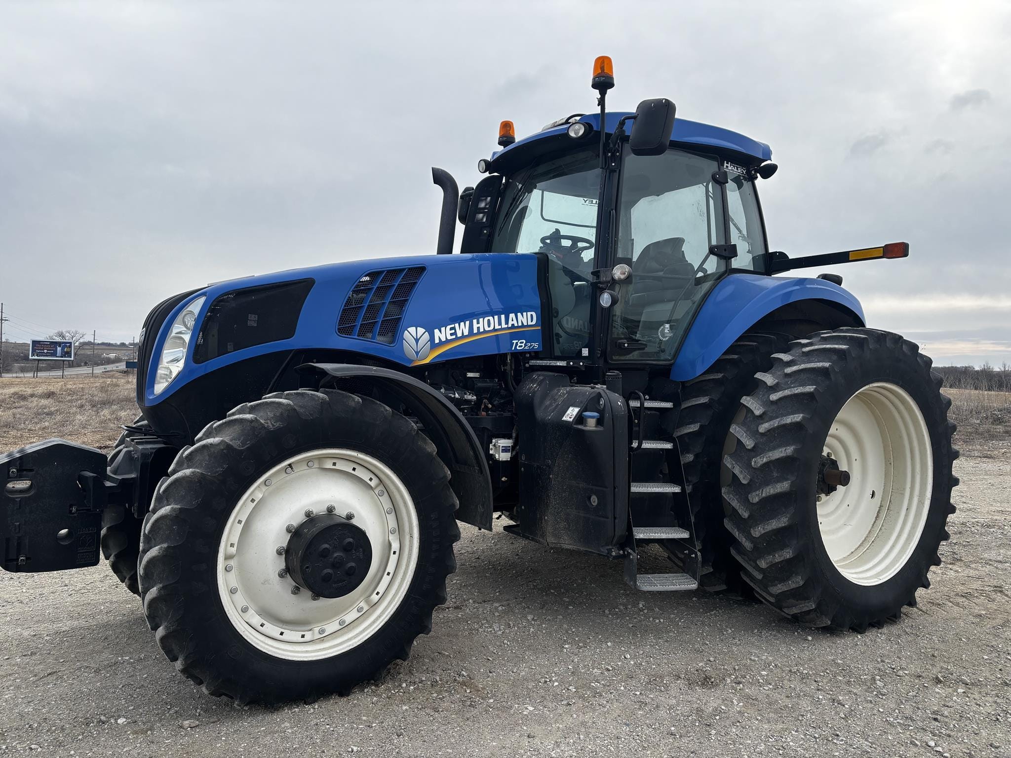 2013 New Holland T8.275 Equipment Image0