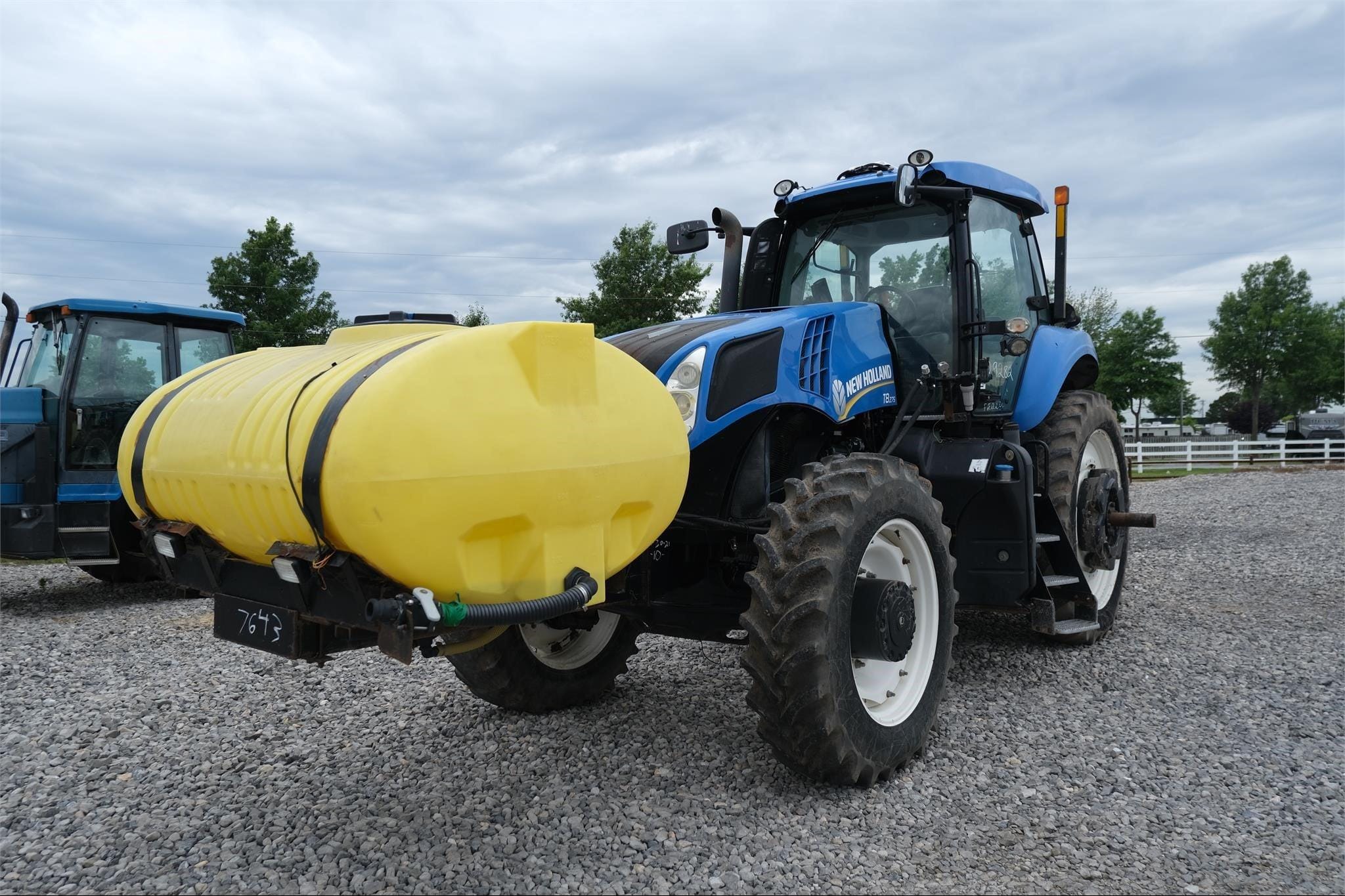 2013 New Holland T8.275 Equipment Image0