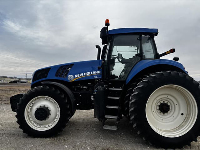 Image of New Holland T8.275 equipment image 1