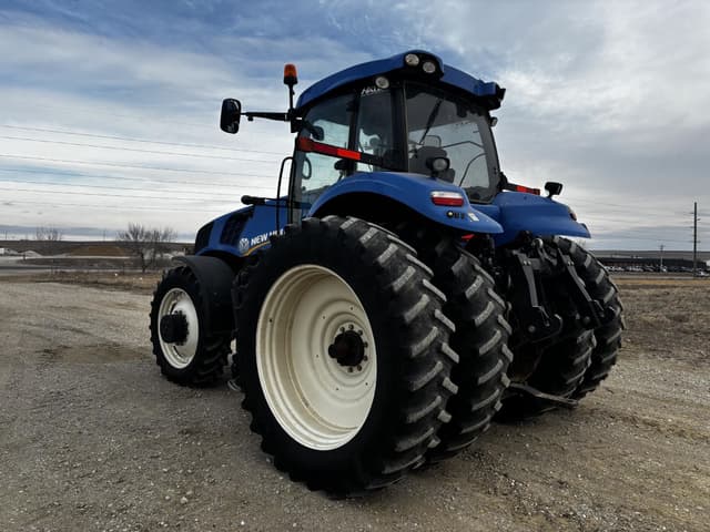 Image of New Holland T8.275 equipment image 2